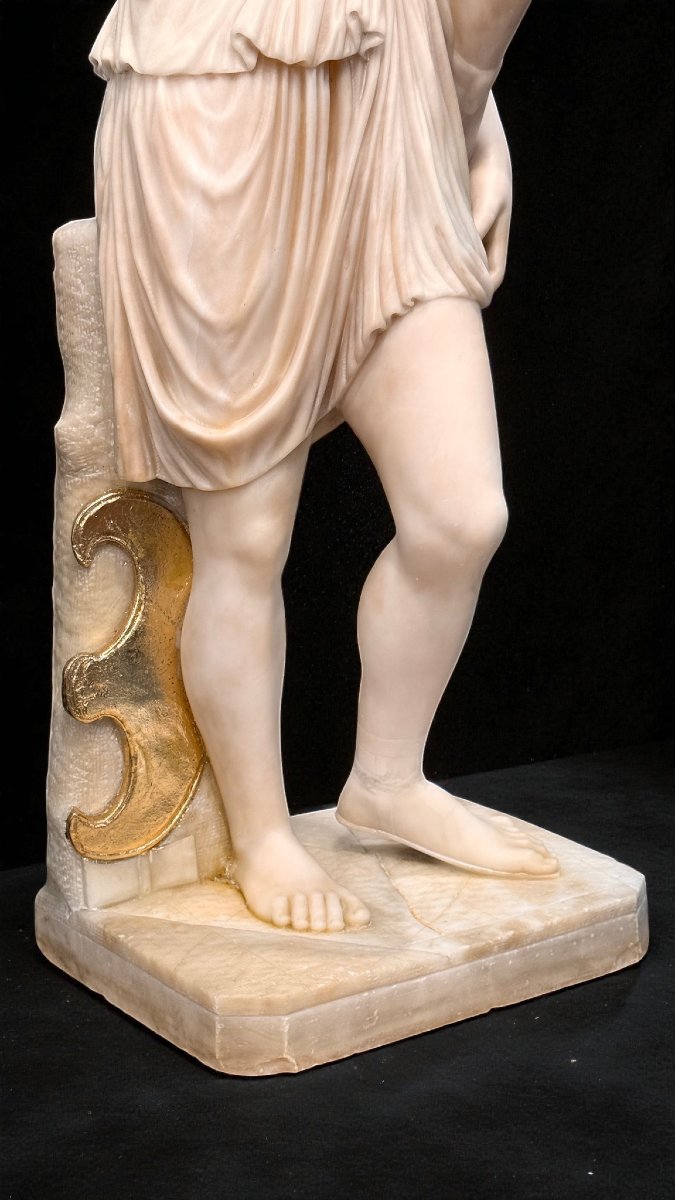 Statua Afrodite Guerriera con dettagli in foglia oro 24 carati, Marmo, Frilli scultore -photo-2