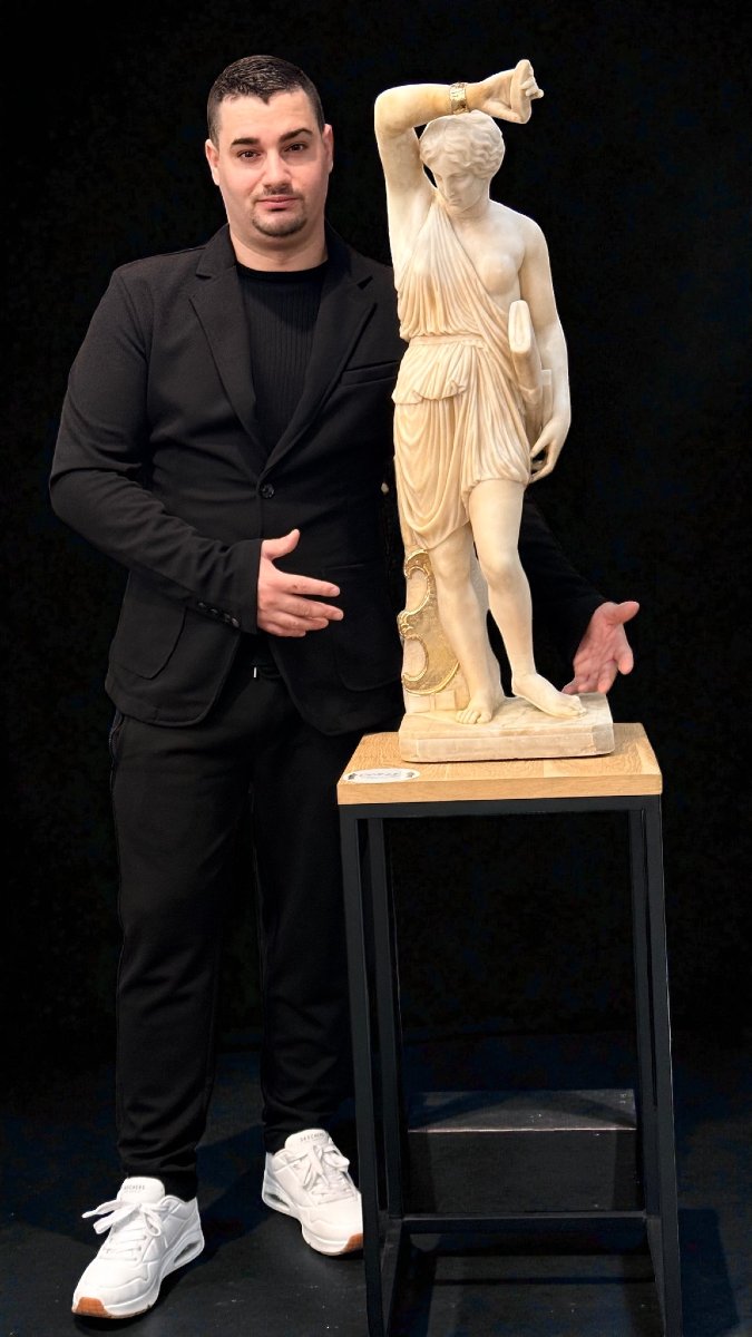 Statua Afrodite Guerriera con dettagli in foglia oro 24 carati, Marmo, Frilli scultore -photo-3