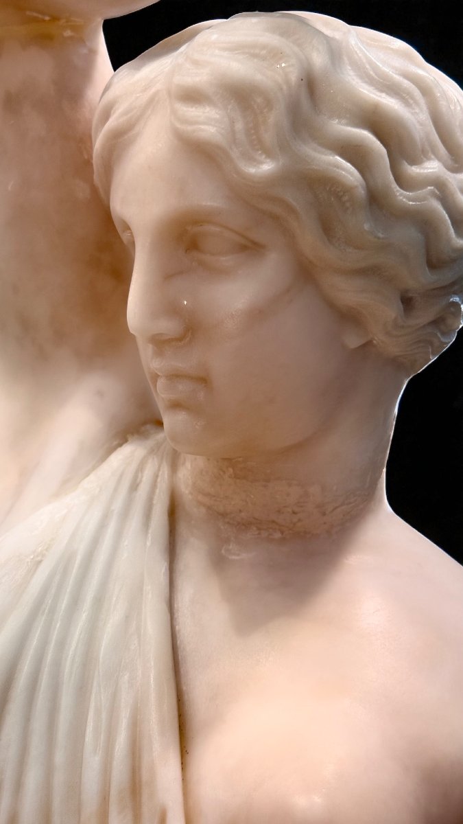 Statua Afrodite Guerriera con dettagli in foglia oro 24 carati, Marmo, Frilli scultore -photo-3