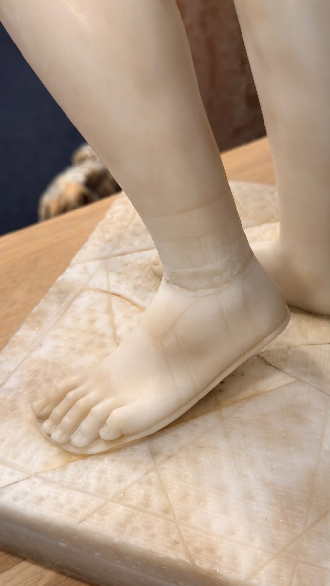 Statua Afrodite Guerriera con dettagli in foglia oro 24 carati, Marmo, Frilli scultore -photo-6