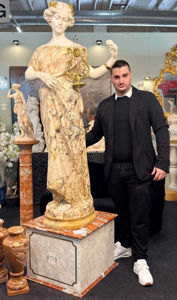 Statua monumentale raffigurante Ebe in Marmo -photo-4