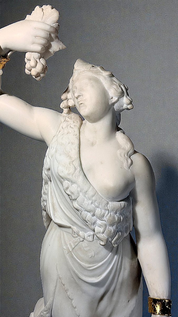 Statua Erigonne con grappolo d'uva", scolpita nel Marmo bianco di Carrara-photo-7