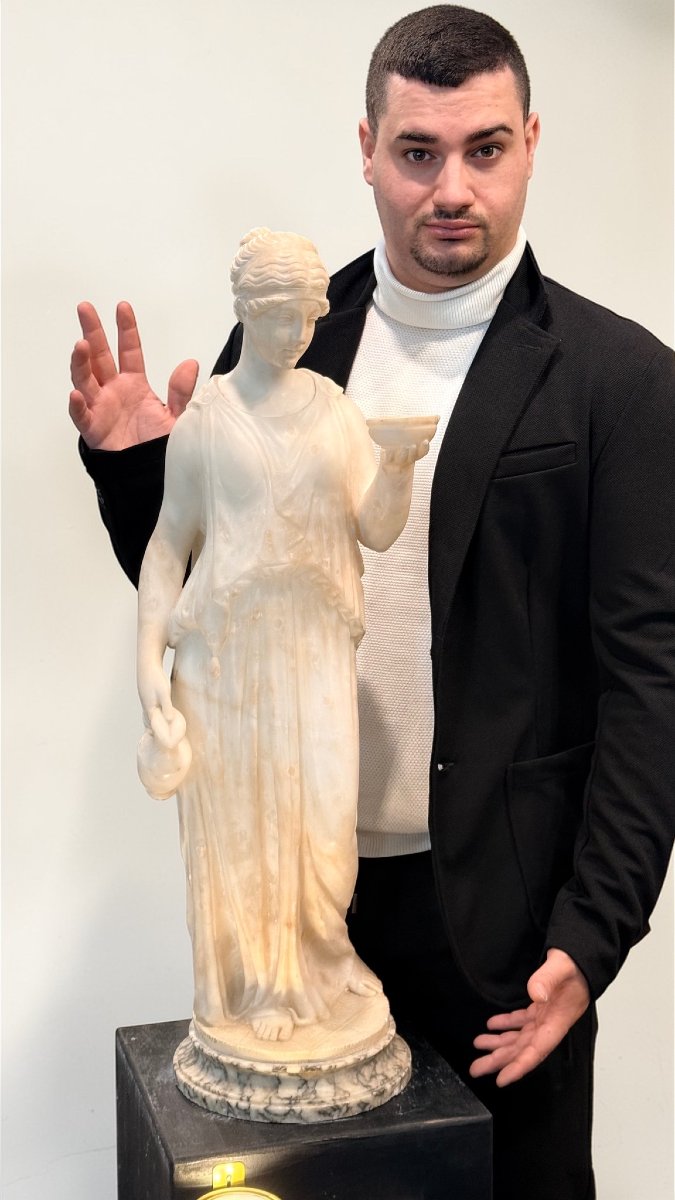 Statua raffigurante Dea Greca Ebe-photo-2