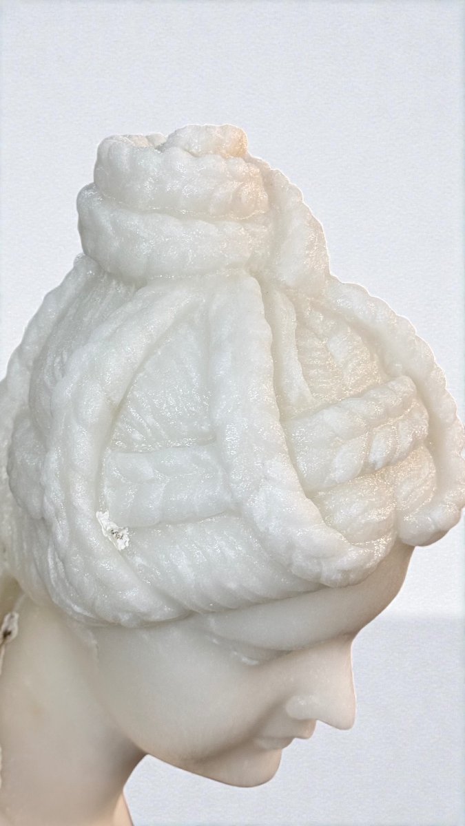 Statua raffigurante una Bagnante nuda, Marmo -photo-2