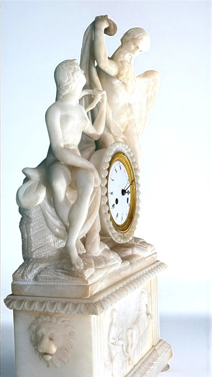 Orologio neoclassico decorato con sculture mitologiche in marmo-photo-2