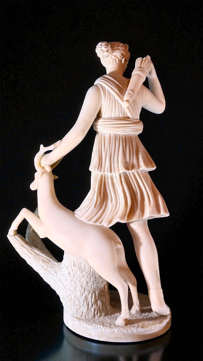 Statua raffigurante Diana, dea della Caccia -photo-4