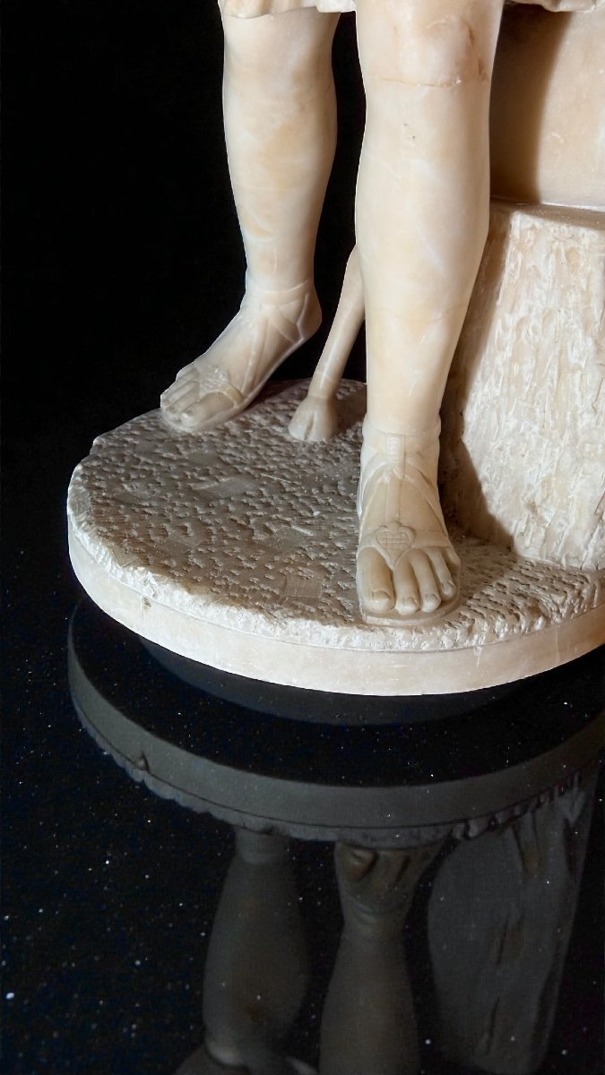 Statua raffigurante Diana, dea della Caccia -photo-1