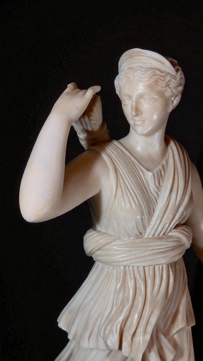 Statua raffigurante Diana, dea della Caccia -photo-2