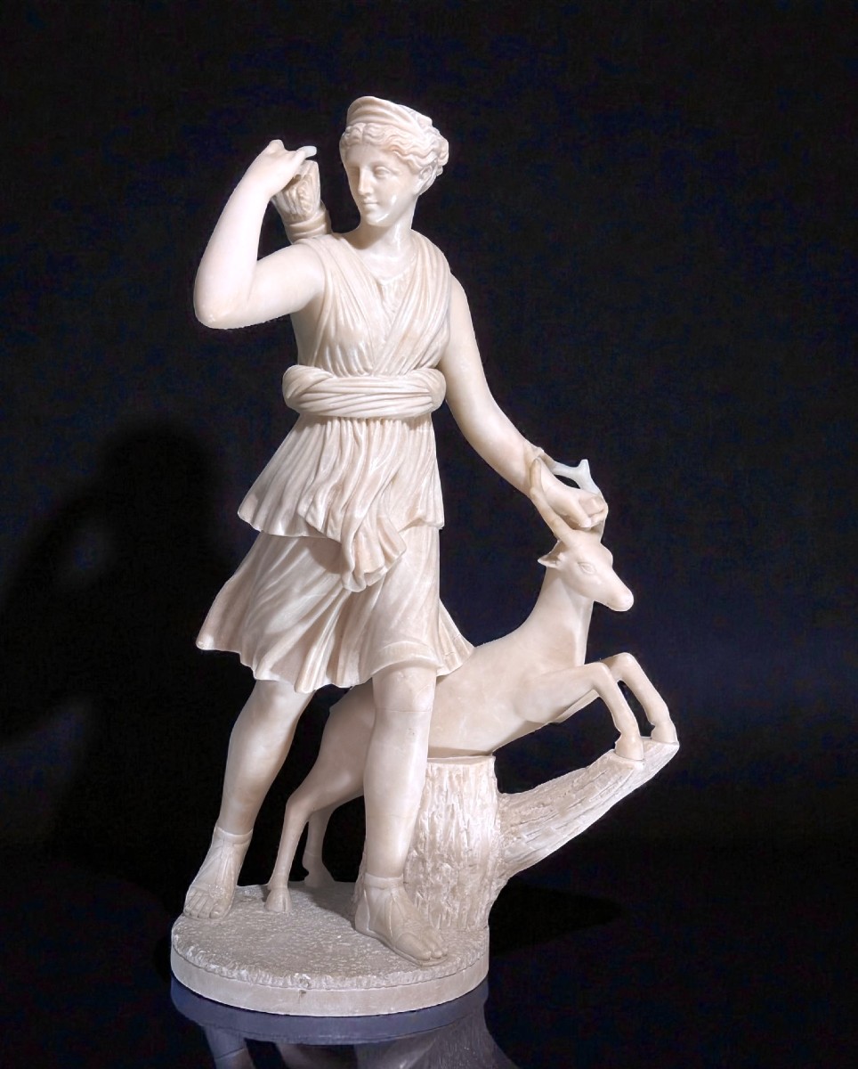 Statua raffigurante Diana, dea della Caccia 