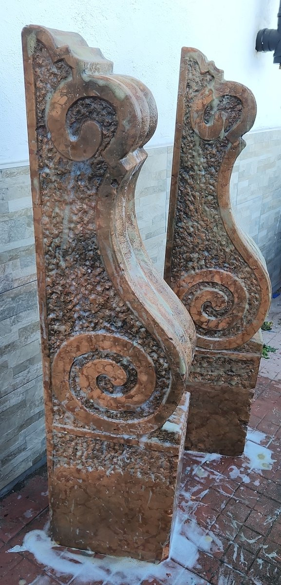 Coppia di grandi elementi architettonici interamente scolpiti a mano nel marmo rosso di Verona-photo-5
