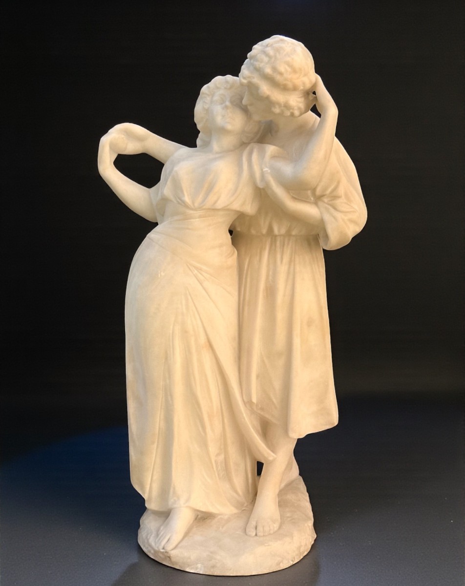 Gruppo scultoreo raffigurante due bambini danzanti Marmo 