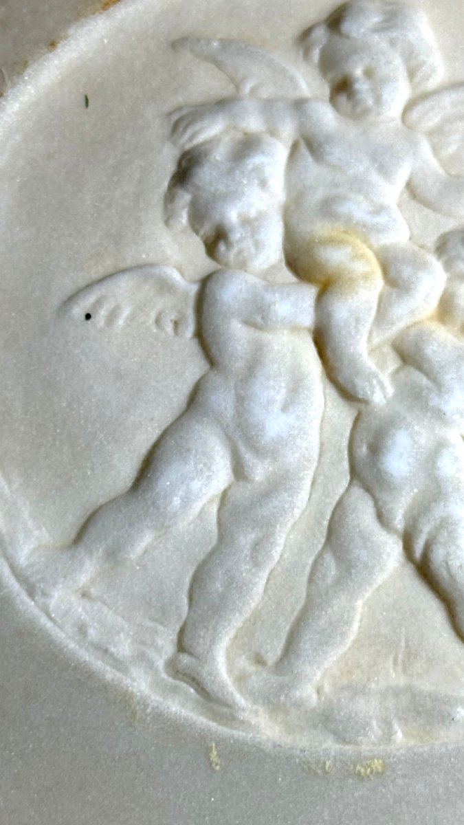 Tavolino ottagonale con piedistallo decorato con cigni-photo-2