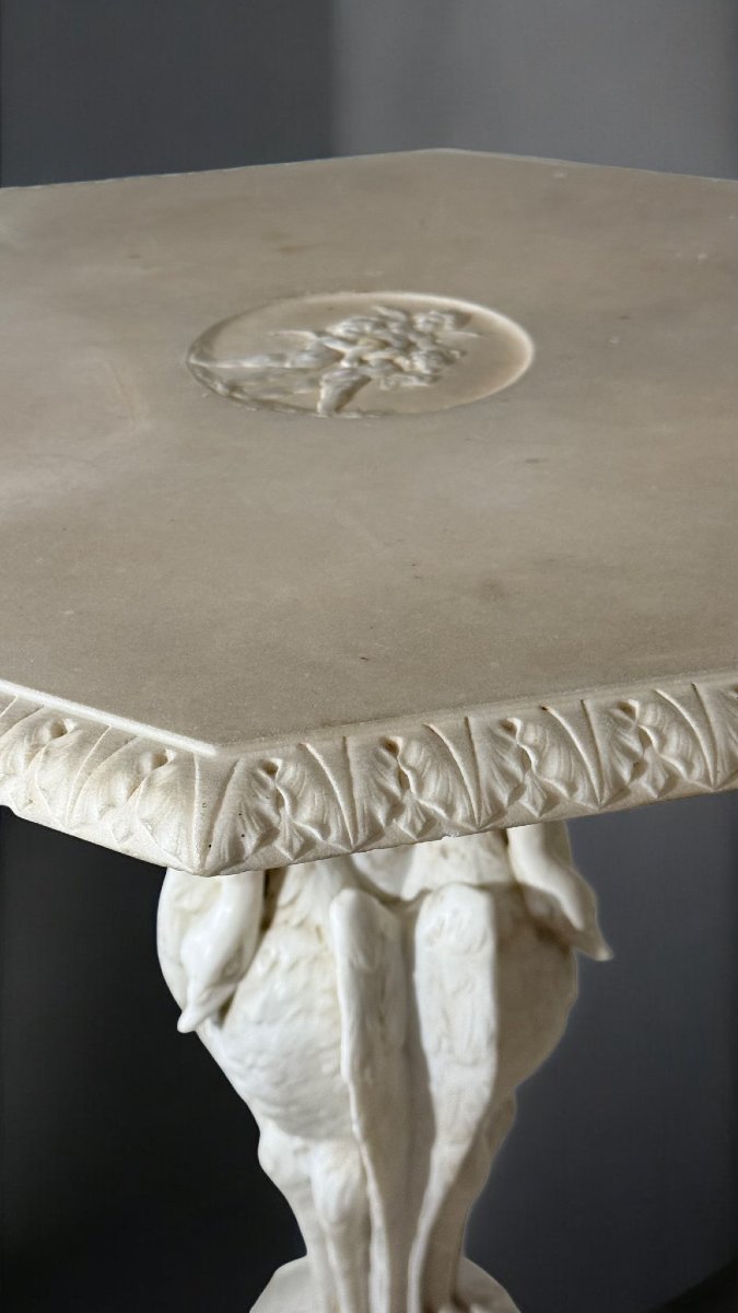 Tavolino ottagonale con piedistallo decorato con cigni-photo-8