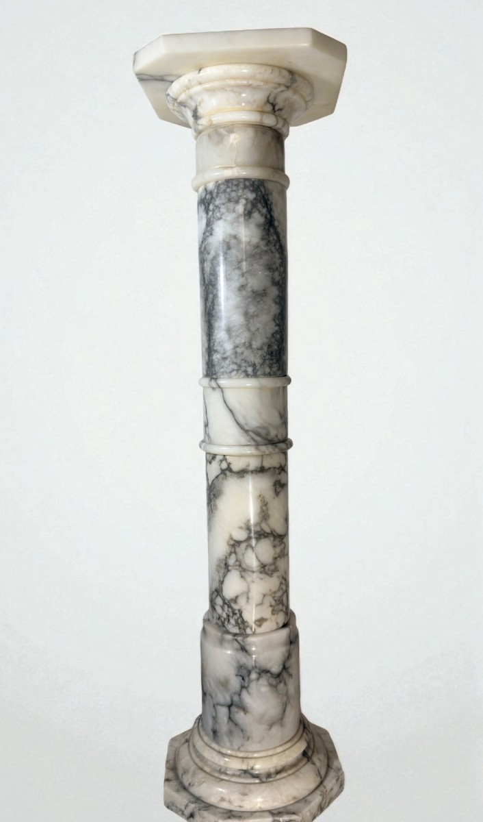 Colonna in Marmo Arabescato 