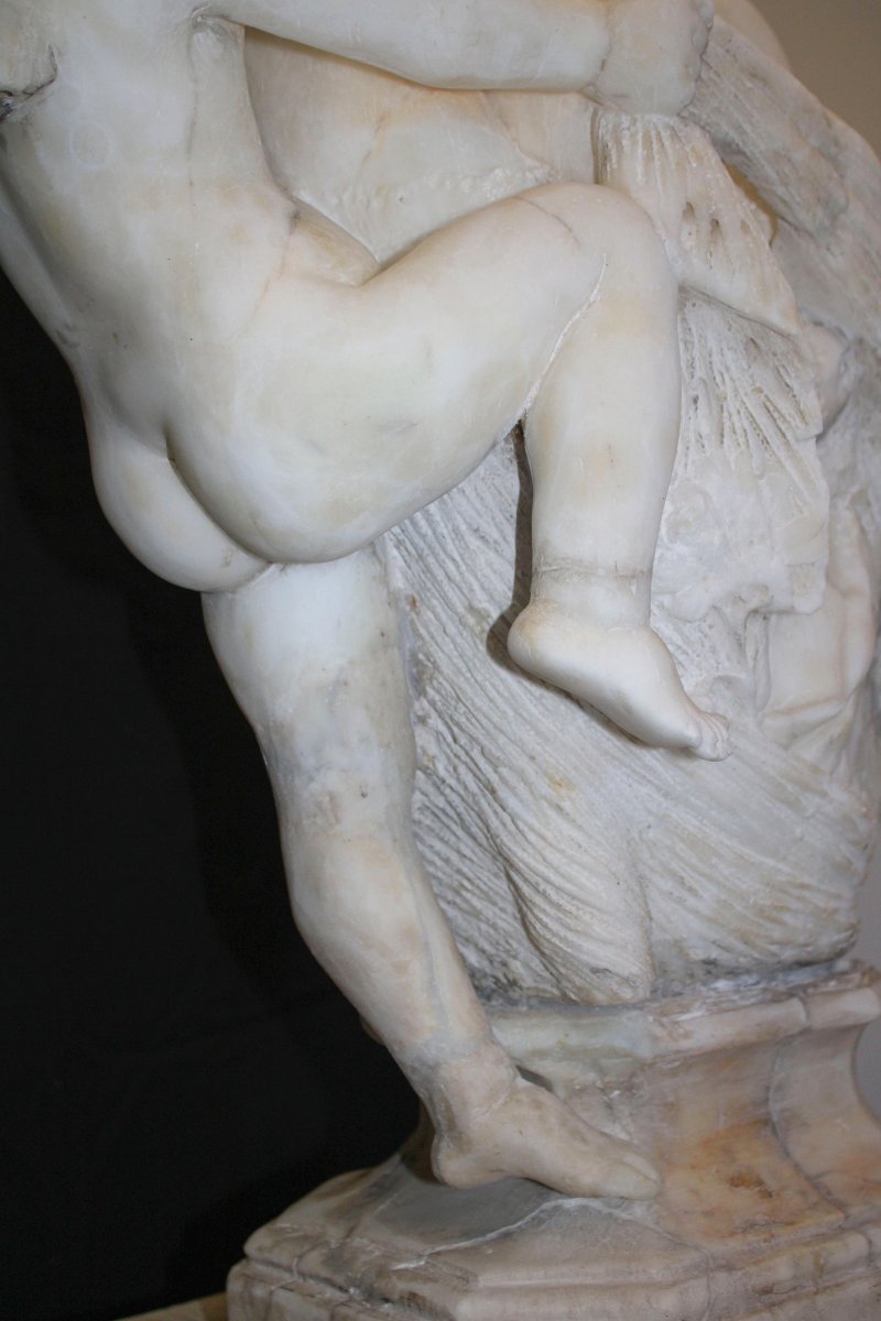 Statua fanciulla con Eros in Marmo Bianco Statuario di Carrara -photo-4