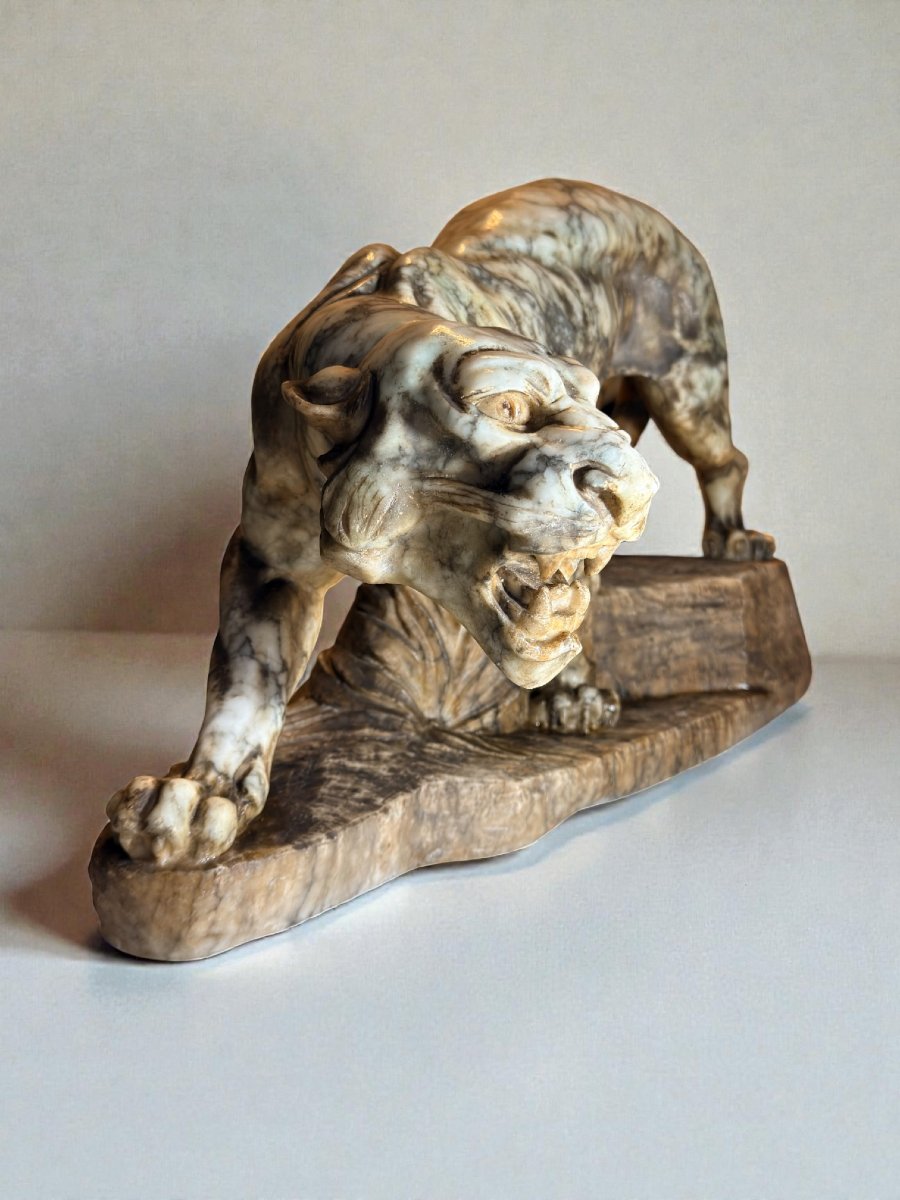 Tigre Ruggente, interamente scolpita a mano in marmo giallo Arabescato -photo-6