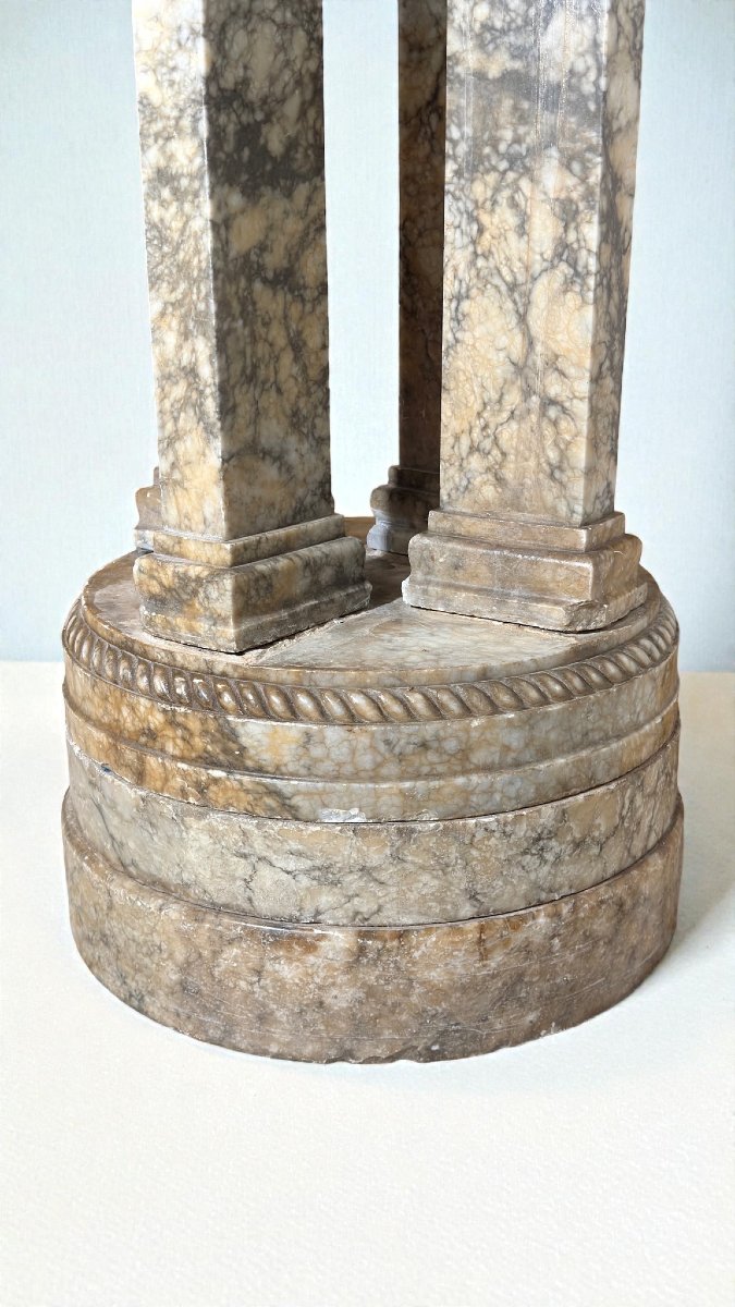 Acquasantiera monumentale sorretta da 4 leoni scolpiti a mano, MARMO ARABESCATO-photo-6