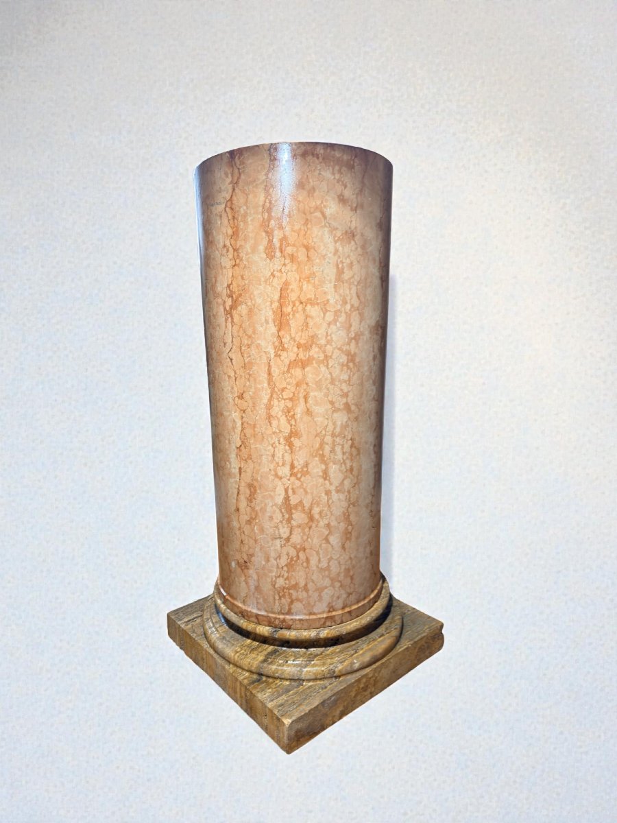 Coppia di Monumentali Capitelli in Marmo Rosso Verona e Marmo Travertino -photo-2