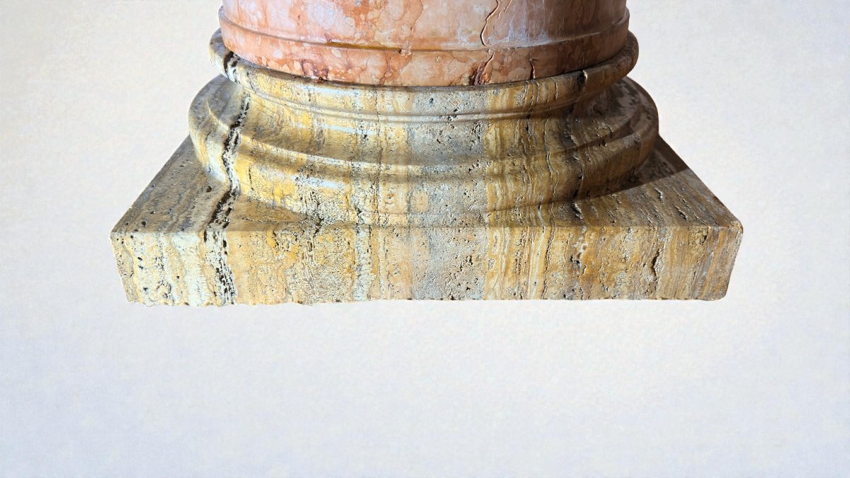 Coppia di Monumentali Capitelli in Marmo Rosso Verona e Marmo Travertino -photo-3