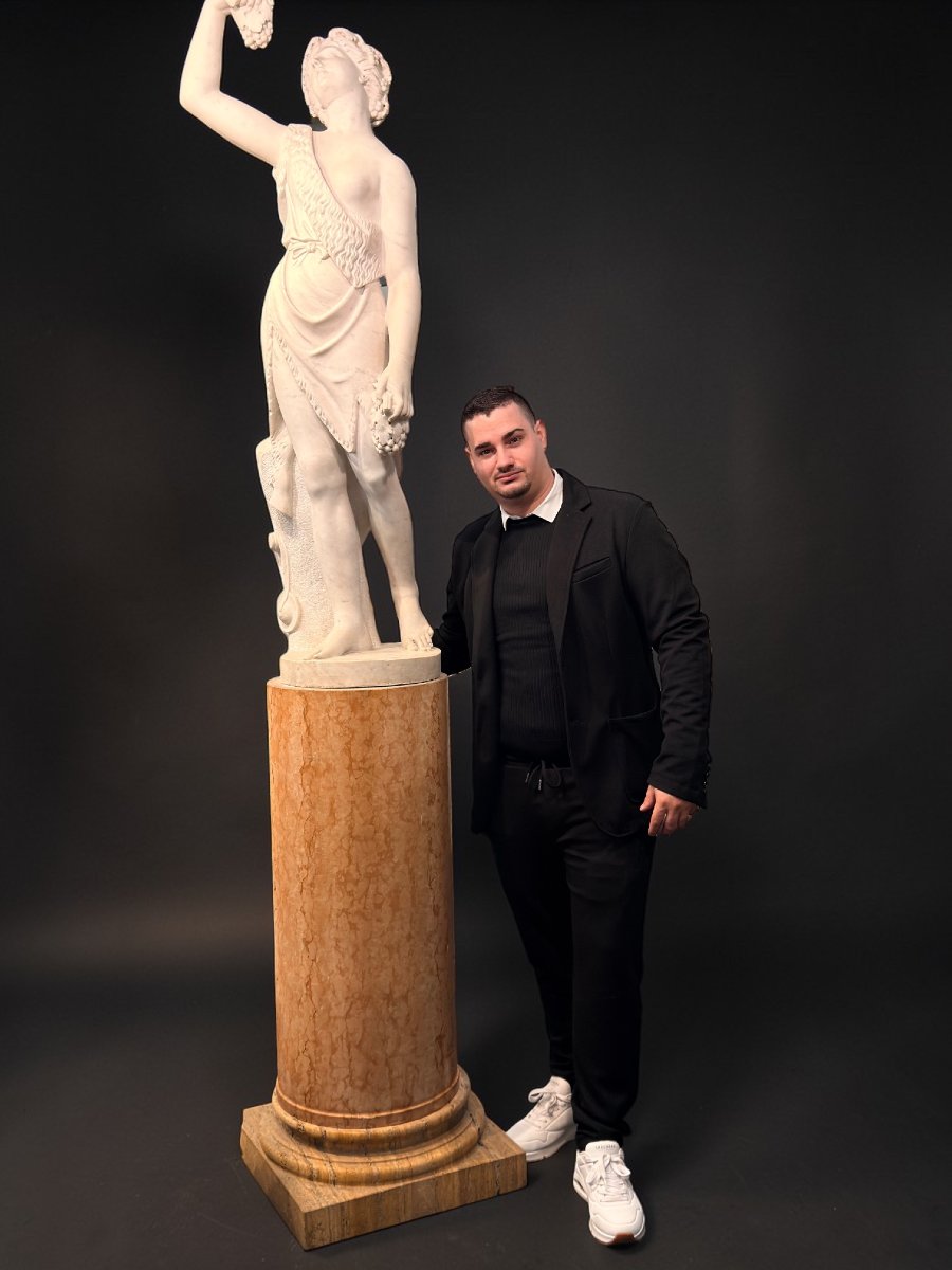 Coppia di Monumentali Capitelli in Marmo Rosso Verona e Marmo Travertino -photo-4