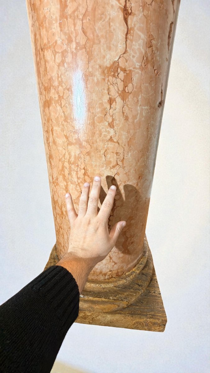 Coppia di Monumentali Capitelli in Marmo Rosso Verona e Marmo Travertino -photo-4