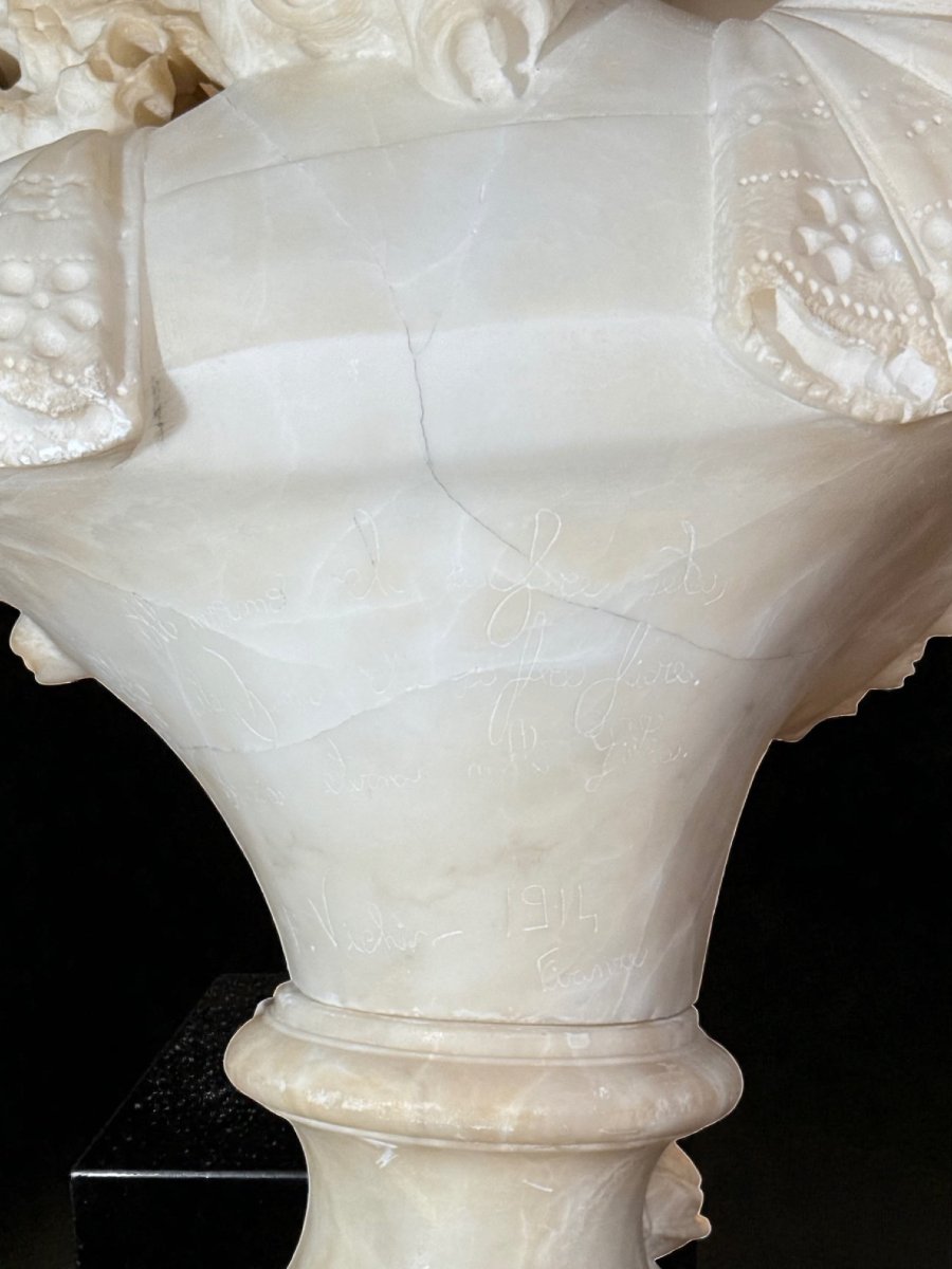 Busto giovane fanciulla sorridente con Cappello e dedica d'amore sul retro, Marmo -photo-5