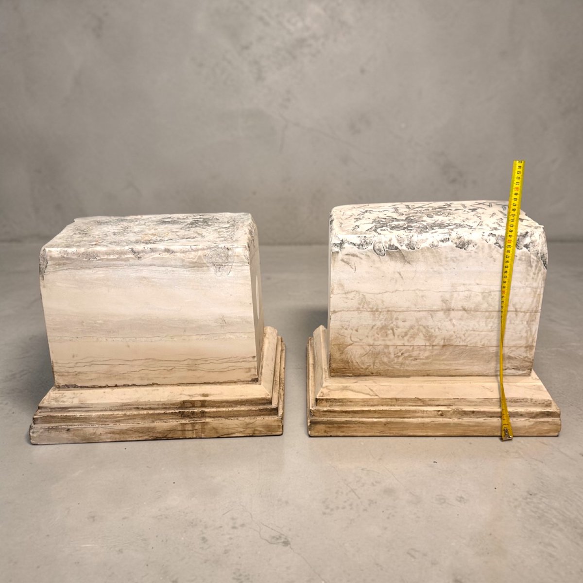 Coppia di Capitelli/Basi basse in Marmo Bianco Statuario di Carrara -photo-2