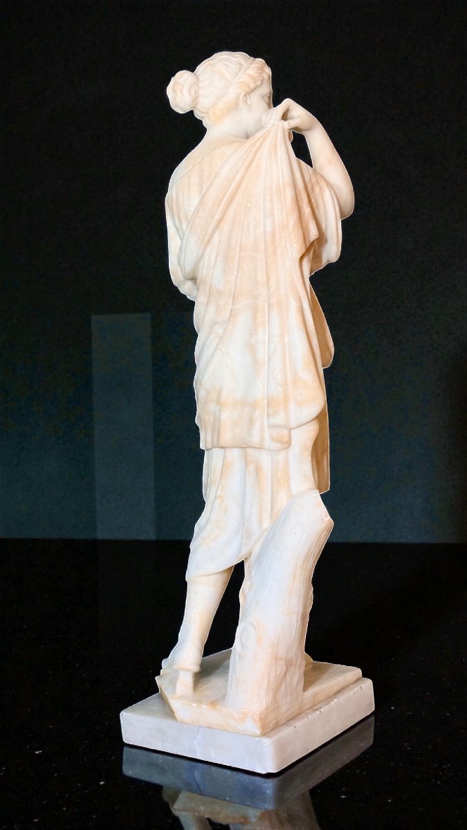Statua raffigurante Diana di Gabi in Marmo -photo-8