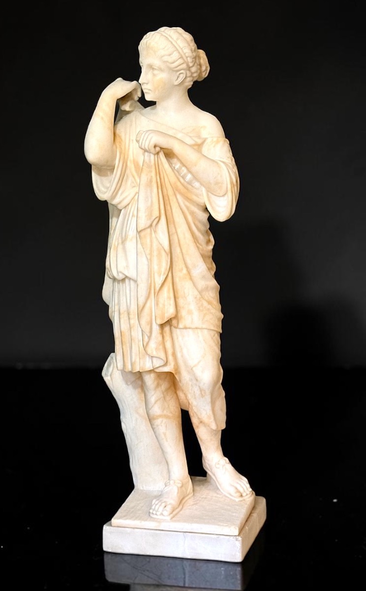 Statua raffigurante Diana di Gabi in Marmo 