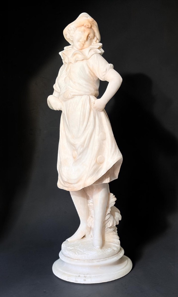 Statua raffigurante Colombina in Marmo Bianco di Carrara 