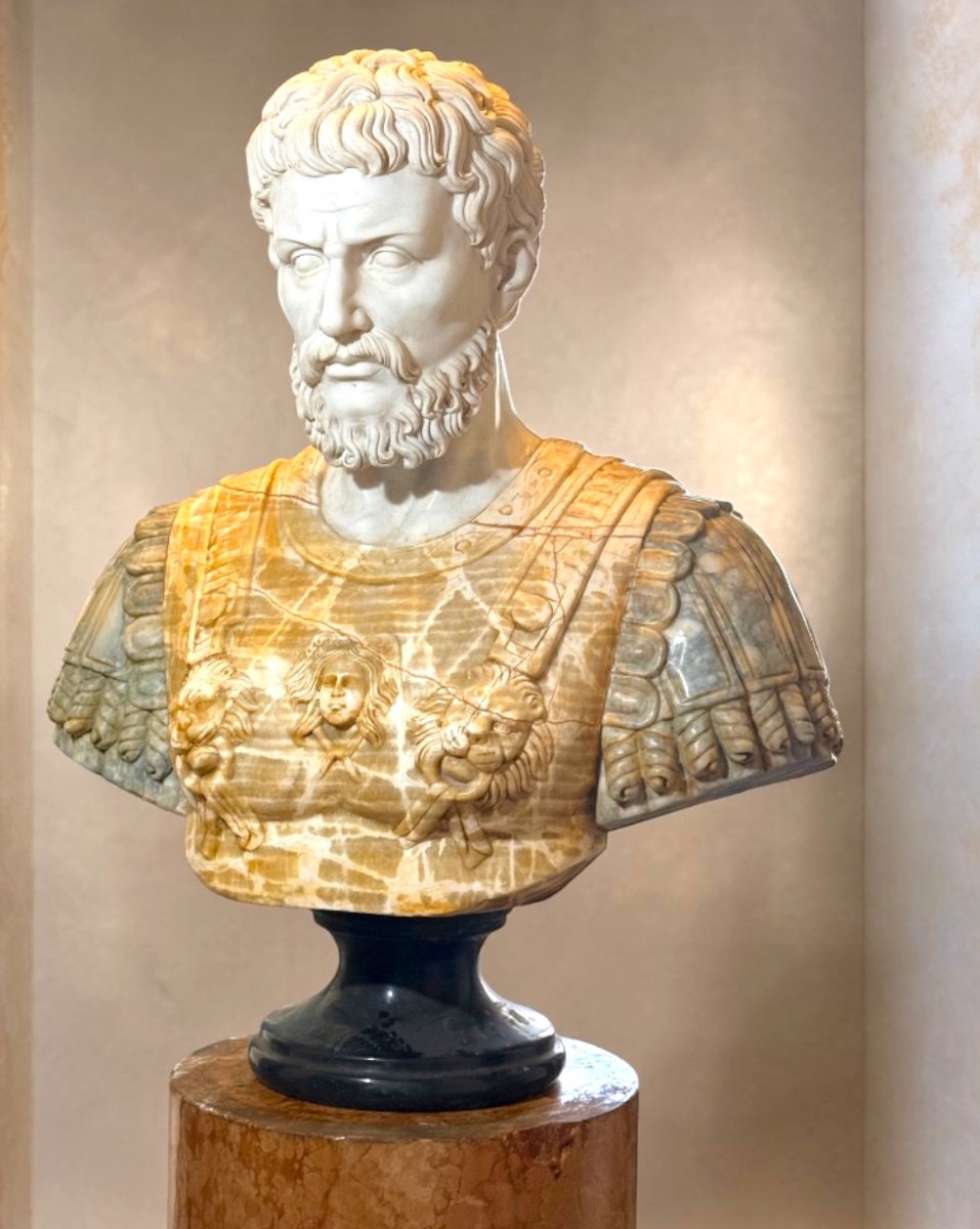 Busto Monumentale Imperatore Romano in Marmi Rari -photo-2