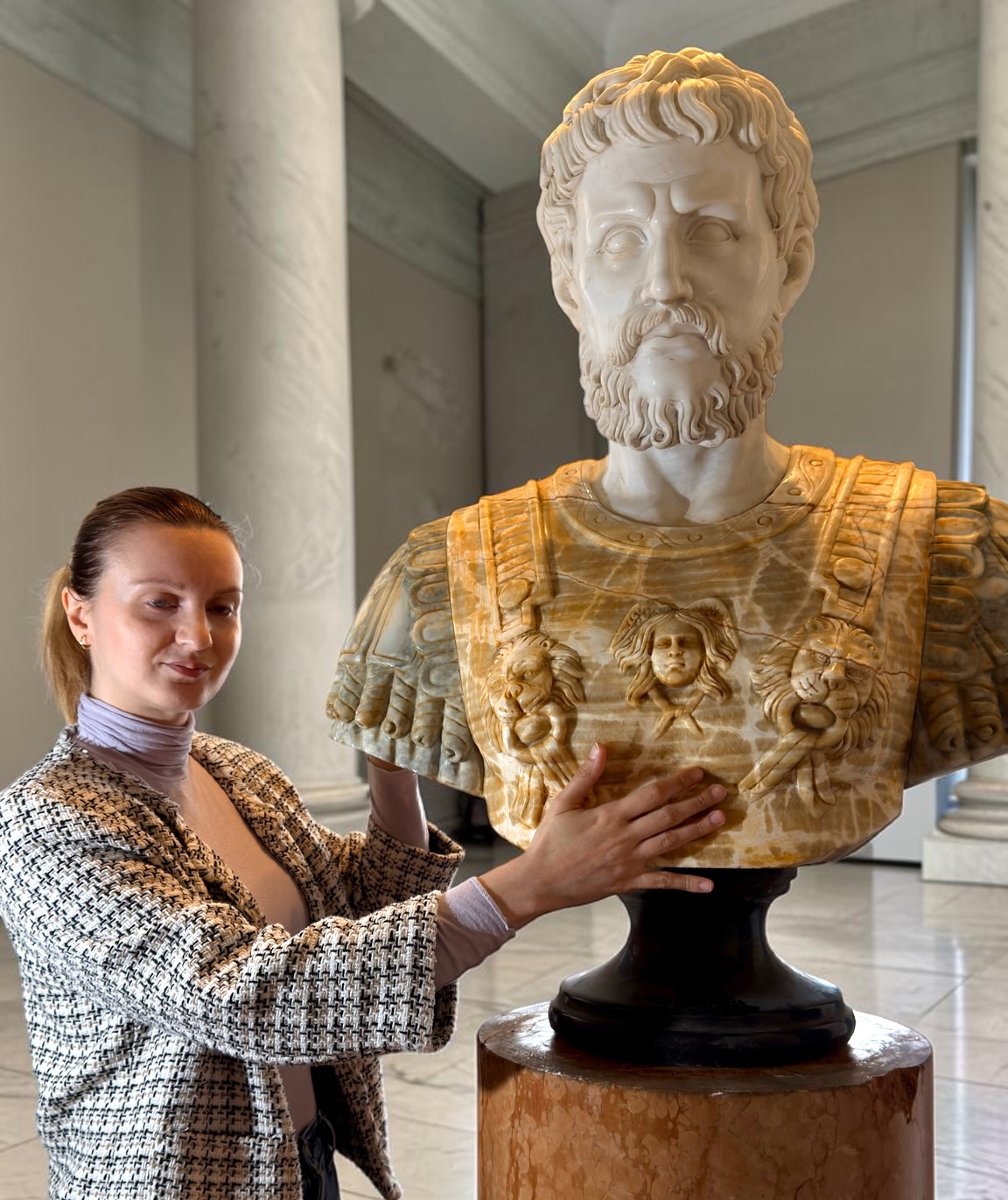 Busto Monumentale Imperatore Romano in Marmi Rari -photo-4
