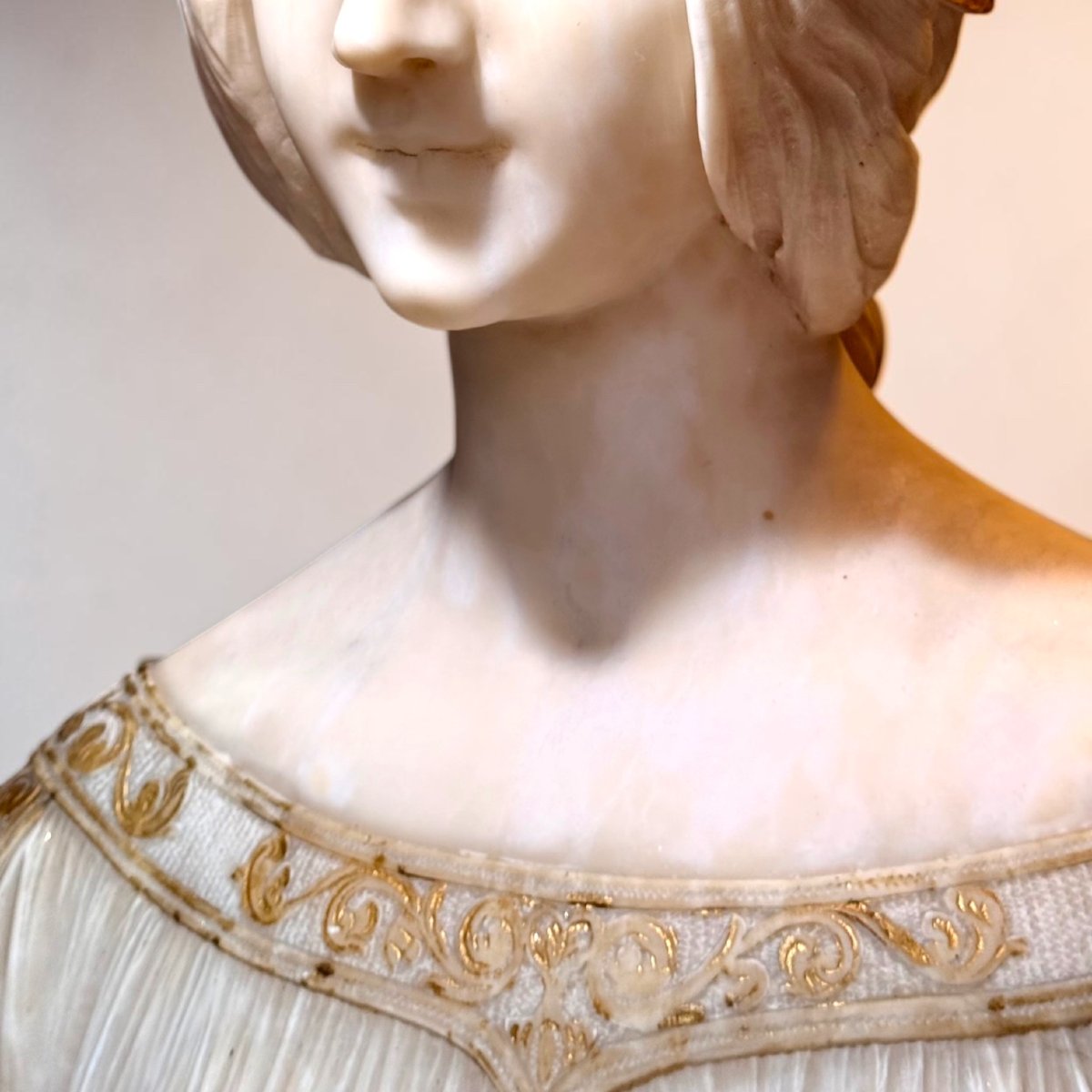 Busto giovane fanciulla, dea Greca con una corona d'oro in testa, Marmo -photo-2