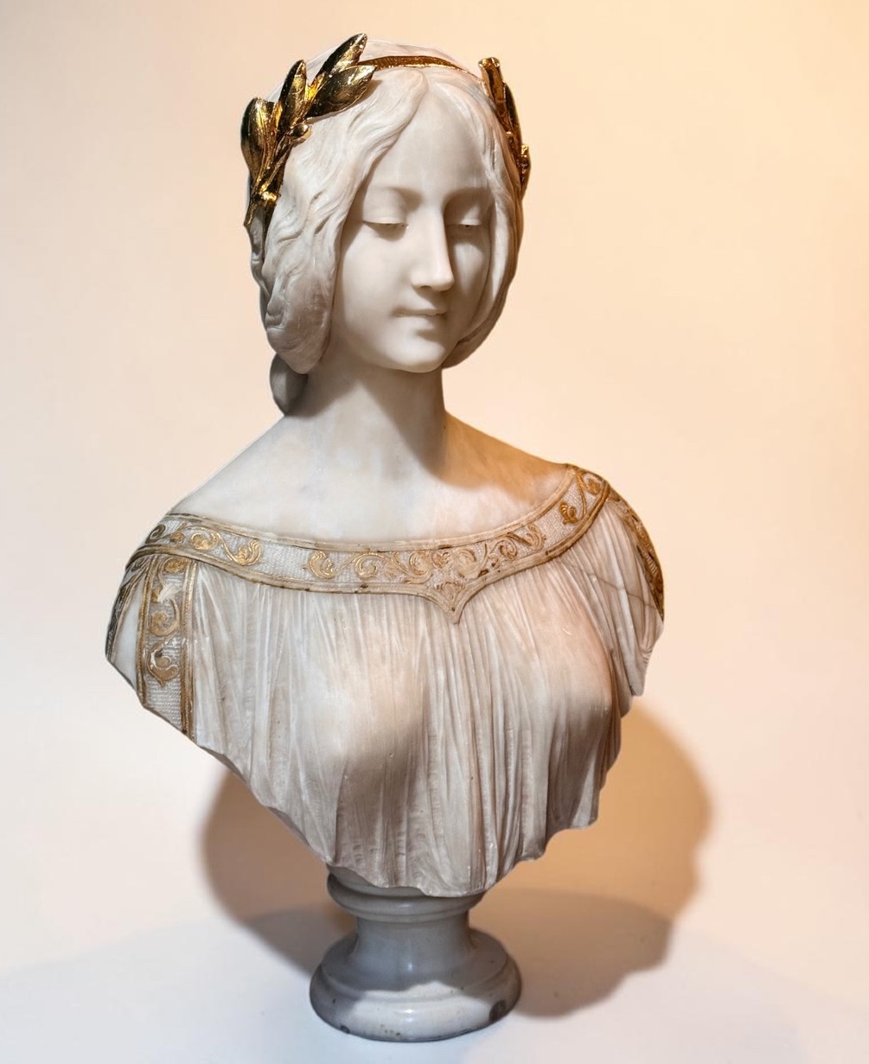 Busto giovane fanciulla, dea Greca con una corona d'oro in testa, Marmo 