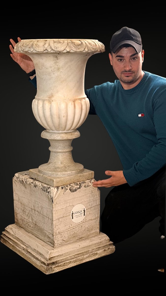 Coppia di Vasi Medicei in Marmo Bianco statuario di Carrara -photo-2