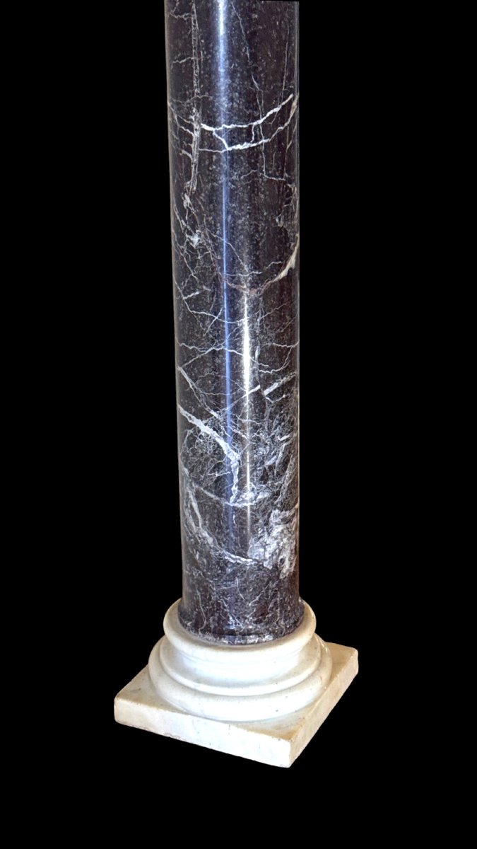 Colonna/Capitello Monumentale in Marmo Violaceo e Bianco Statuario di Carrara -photo-2