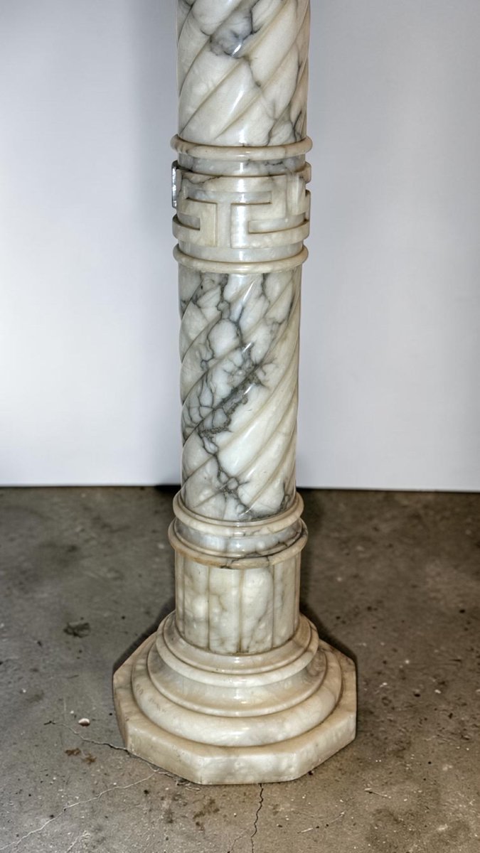 Colonna con rilievi geometrici in Marmo Arabescato -photo-3