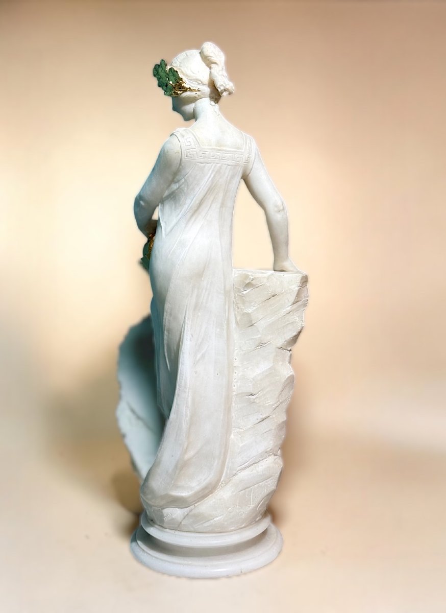 Statua dea greca con corona d'alloro e cetra in foglia oro, Marmo Carrara -photo-2
