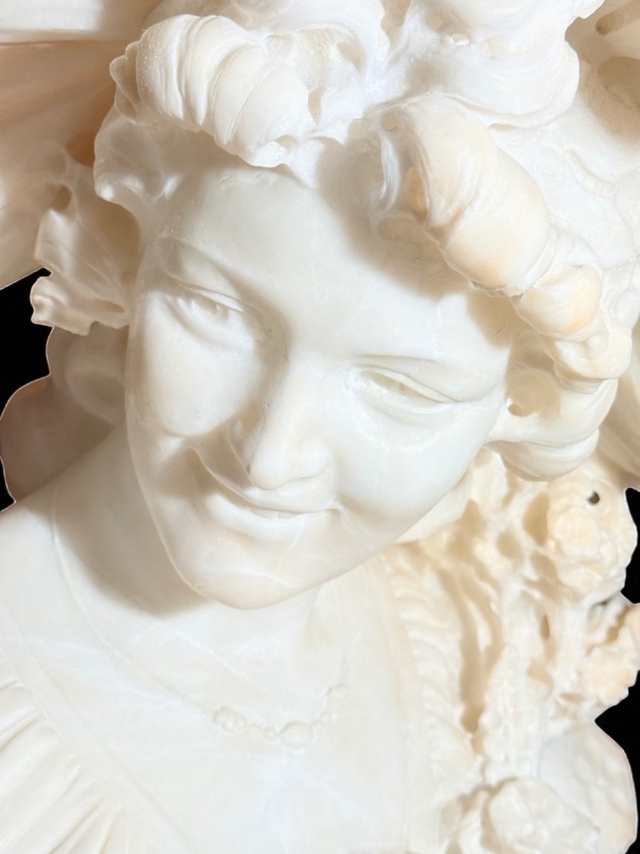 Busto raffigurante una giovane fanciulla con dedica d'amore sul retro, Marmo -photo-1