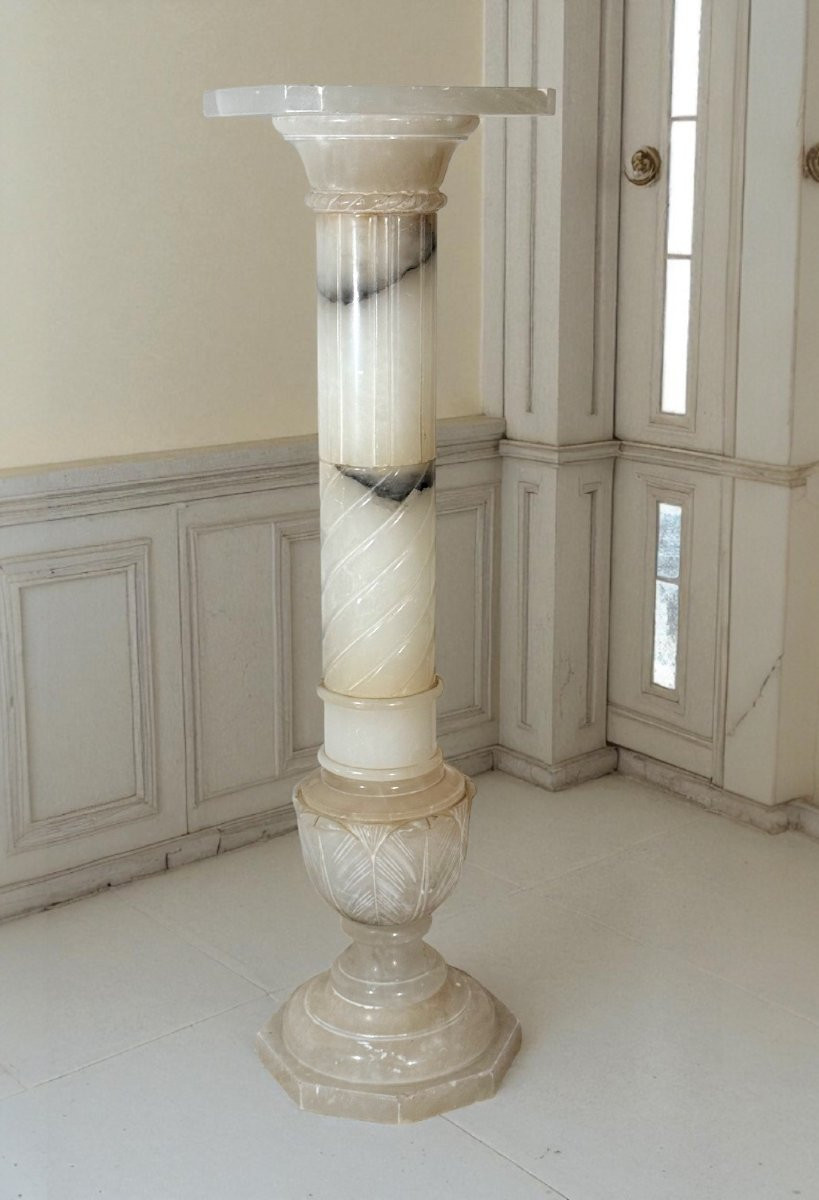 Vaso Monumentale sorretto dalla sua colonna adornata Marmo -photo-7