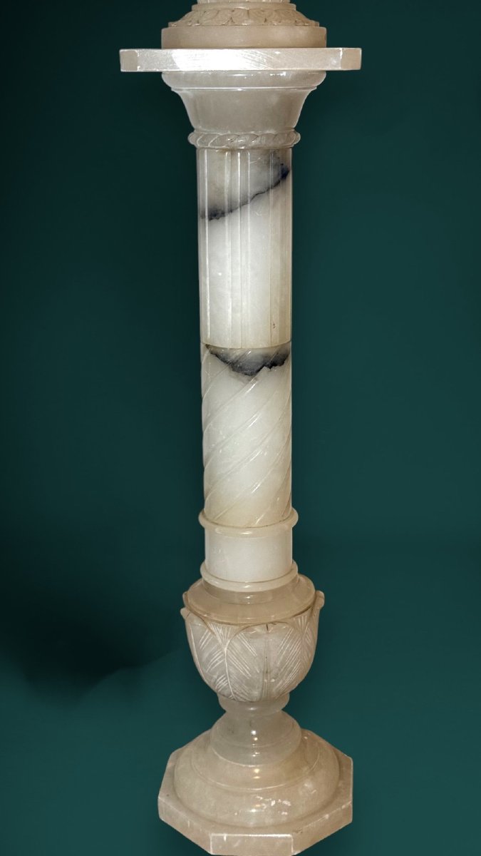Vaso Monumentale sorretto dalla sua colonna adornata Marmo -photo-8
