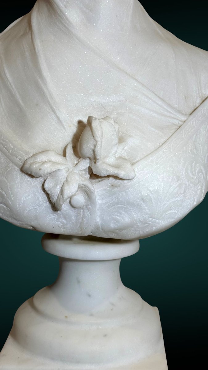 Busto raffigurante una giovane fanciulla, Marmo Bianco Statuario di Carrara -photo-1