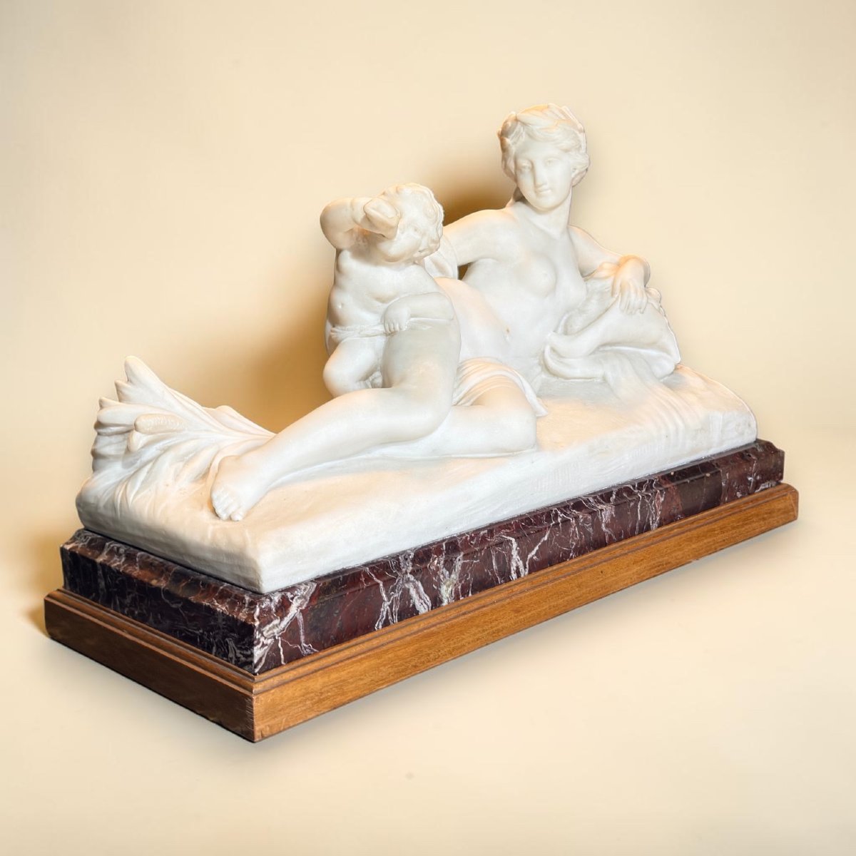 Statua raffigurante giovane fanciulla con un putto sdraiato, Marmo Bianco Statuario di Carrara -photo-5