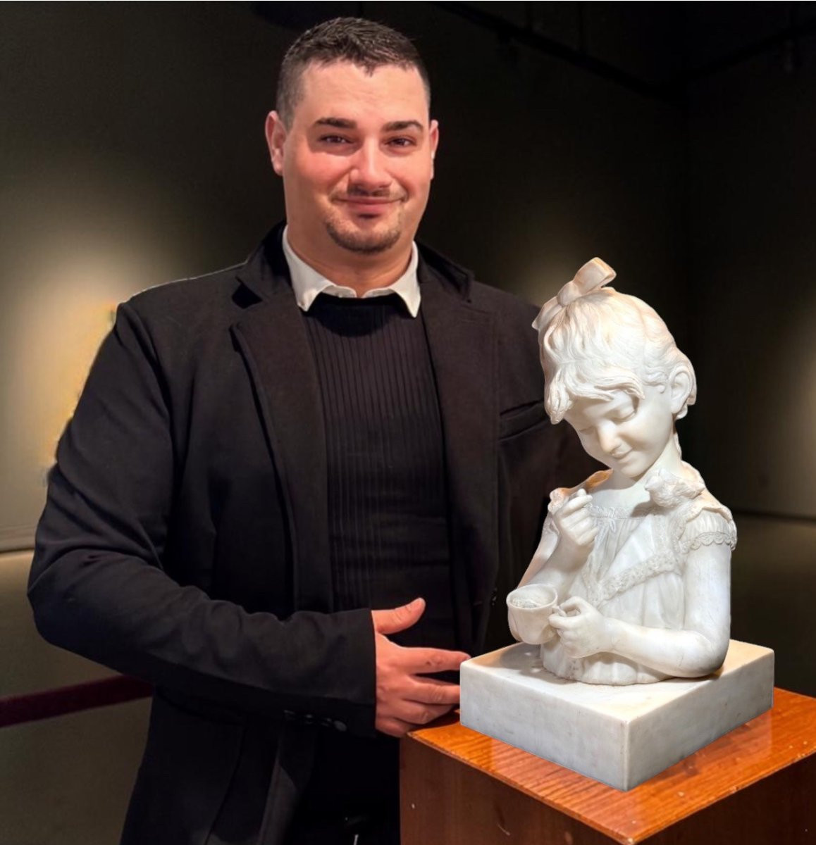 Busto raffigurante una giovane fanciulla in Marmo Bianco di Carrara -photo-1