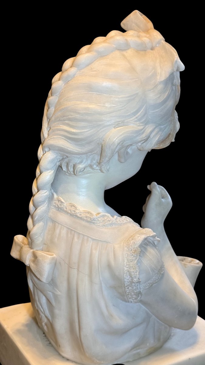Busto raffigurante una giovane fanciulla in Marmo Bianco di Carrara -photo-2