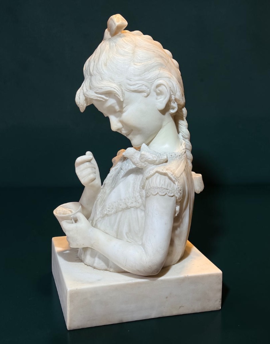 Busto raffigurante una giovane fanciulla in Marmo Bianco di Carrara 