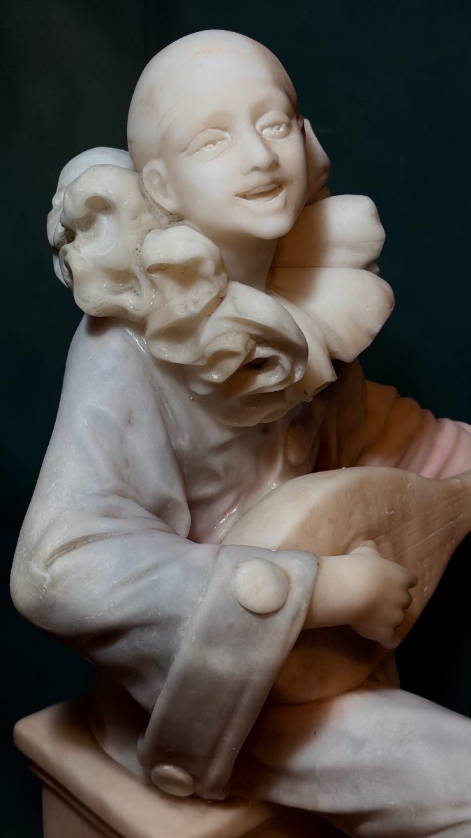 Statua raffigurante Pierrot in Marmo, scultore Currini -photo-4