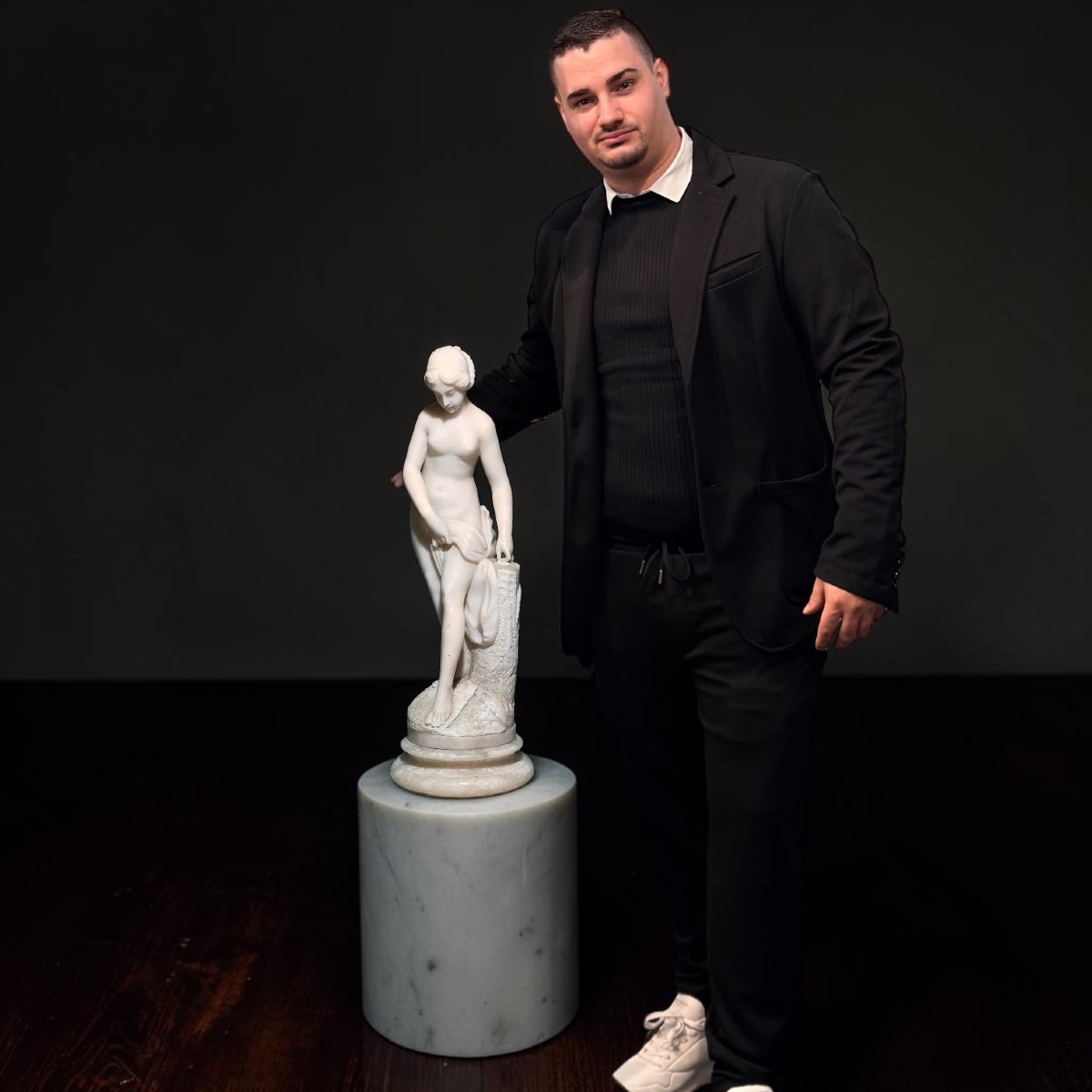 Statua raffigurante una giovane fanciulla nuda -photo-6