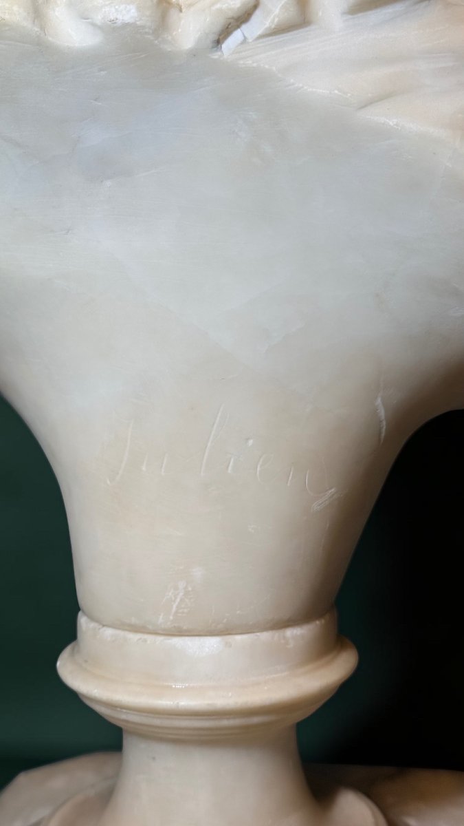 Busto giovane fanciulla sorridente con cappello di pizzo in Marmo -photo-3