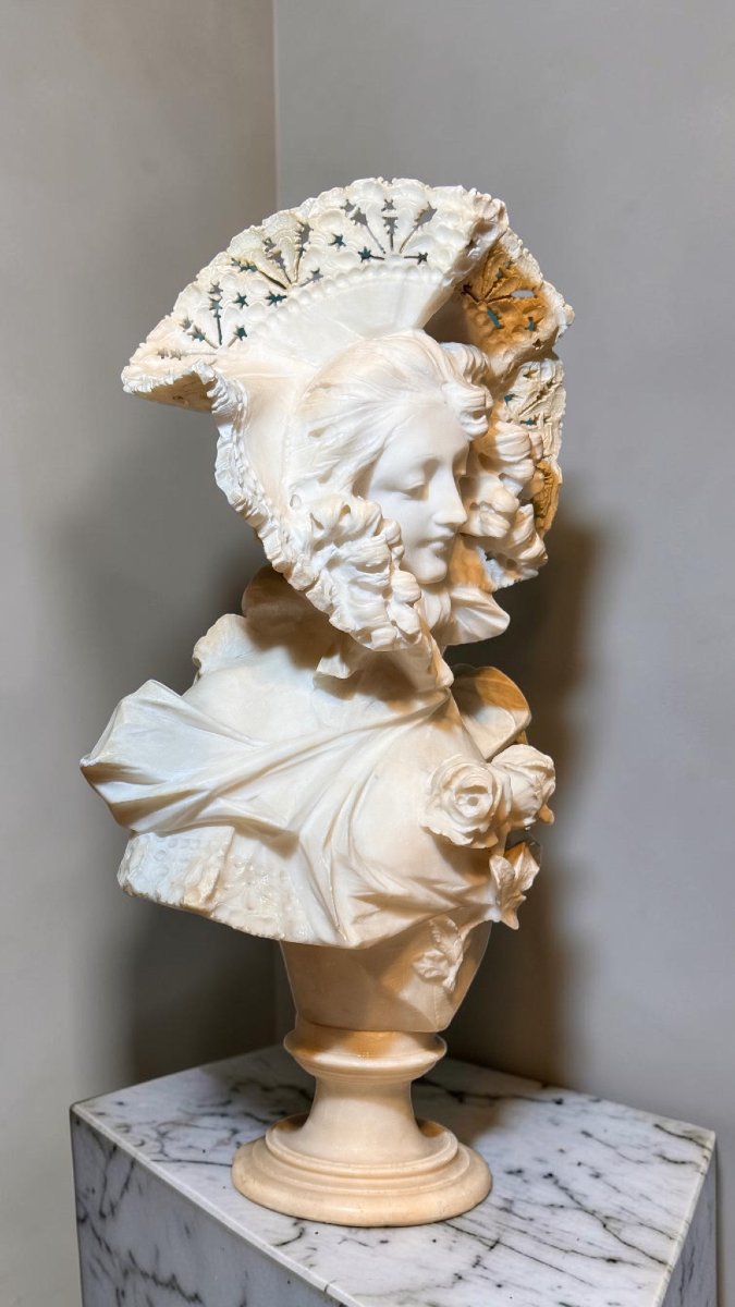 Busto giovane fanciulla sorridente con cappello di pizzo in Marmo -photo-4
